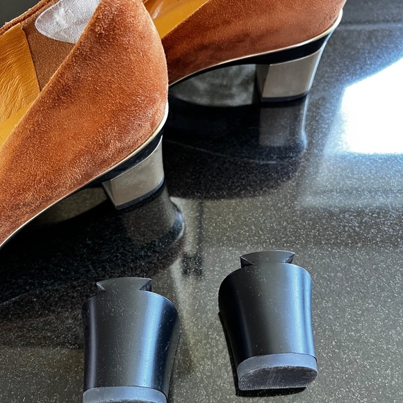 Tanya Heath "Sabine" Noisette Suede pumps with 2 set of heels. - Picture 7 of 14